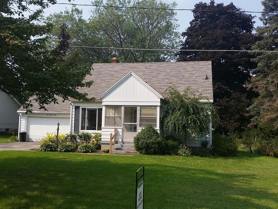 1st image of 209 Cummings Ave SW