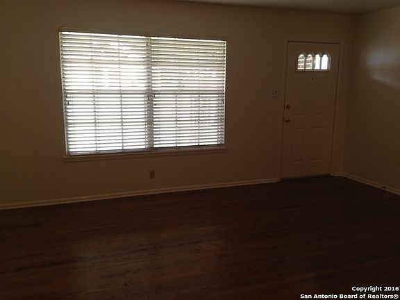 3rd image of 4411 Trailwood Dr