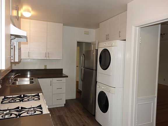 3rd image of 819 N Adams St