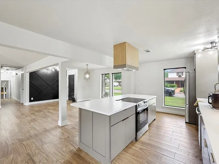 5925 Woodway Dr — Photo 12
