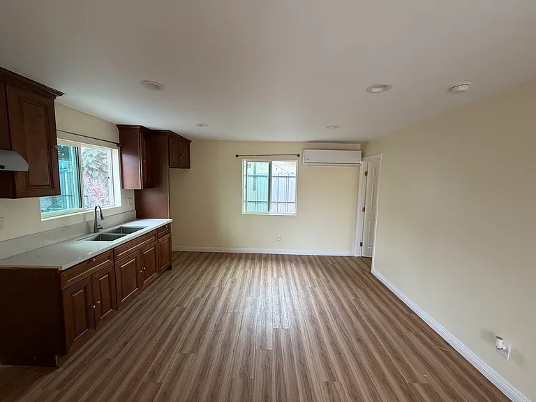 2134 E Shauer St — Photo 16