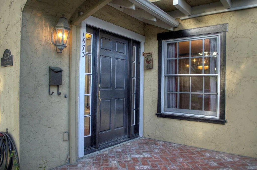 5 bed, 3.0 bath, 3143 sqft, $7,600 — Photo 2