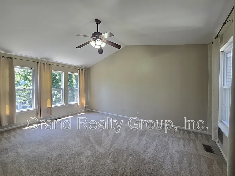 2265 W Bentley Ln — Photo 8