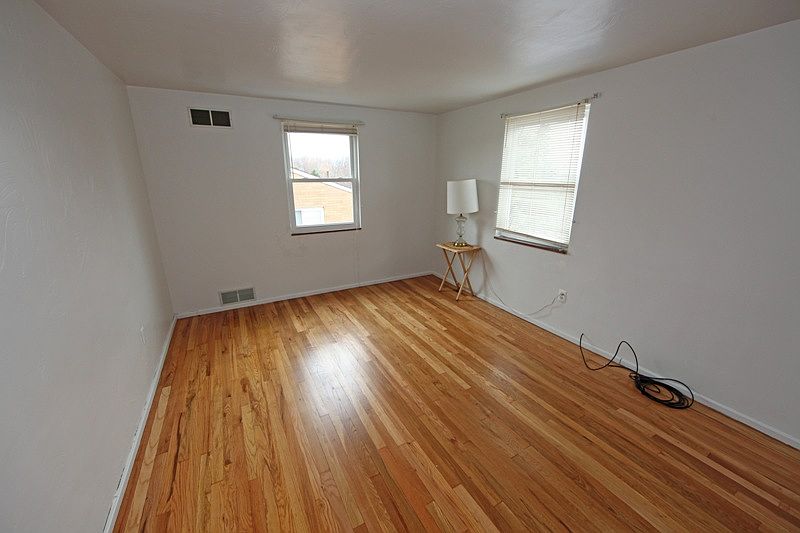 2nd image of 7919 Spruce St