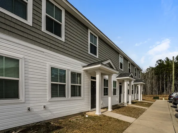 105 Morning Line Dr, Moncks Corner, SC 29461