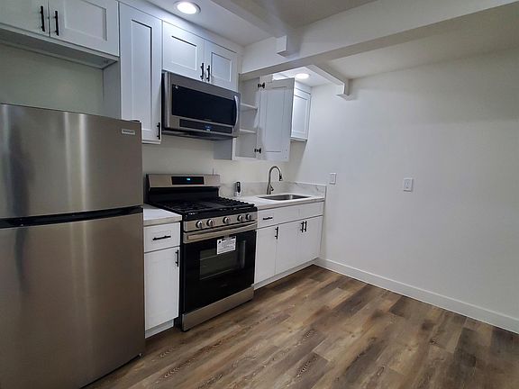 3rd image of 2809 Crest Dr #2808