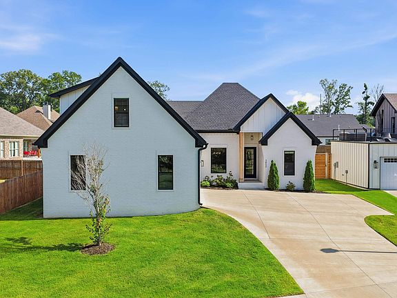 3rd image of 3450 Maple Springs Dr