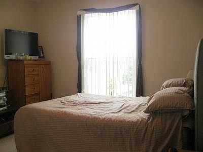 5th image of 908 Plum Park Dr