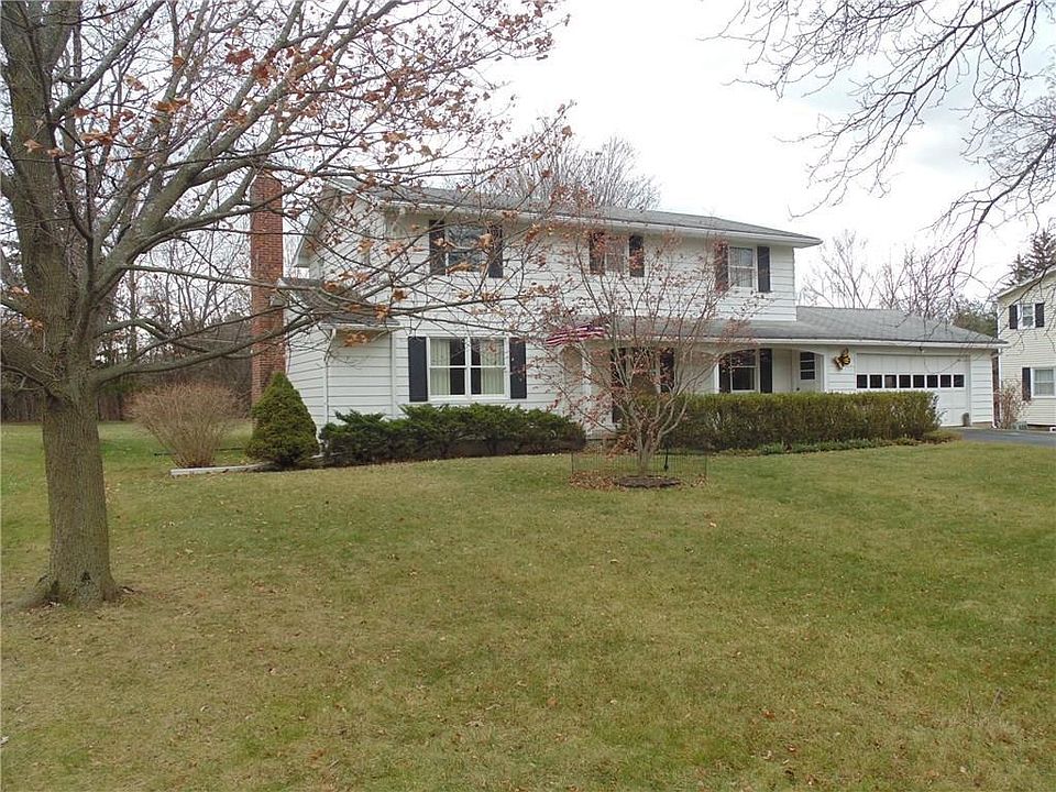1st image of 136 Deerfield Dr