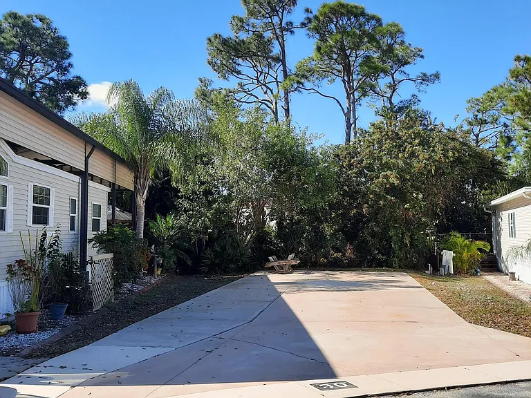 30 Beachfront Ln — Photo 1