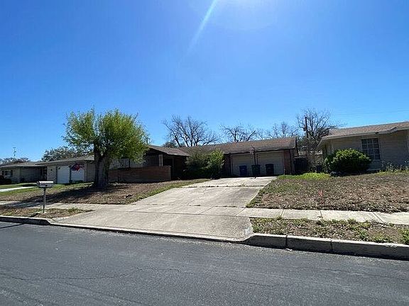 4th image of 3446 Chateau Dr