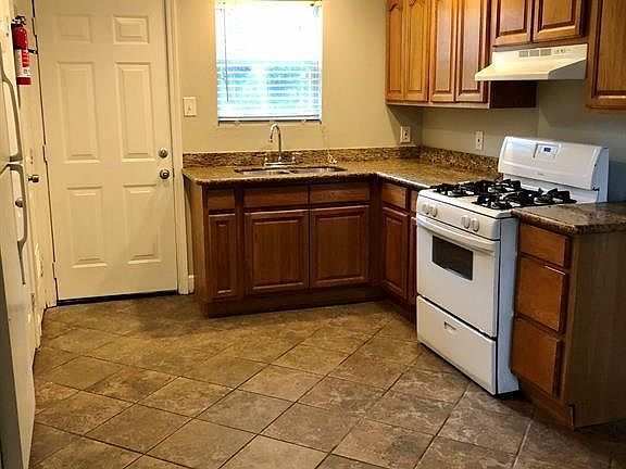 2nd image of 815 Shirley St Unit 204
