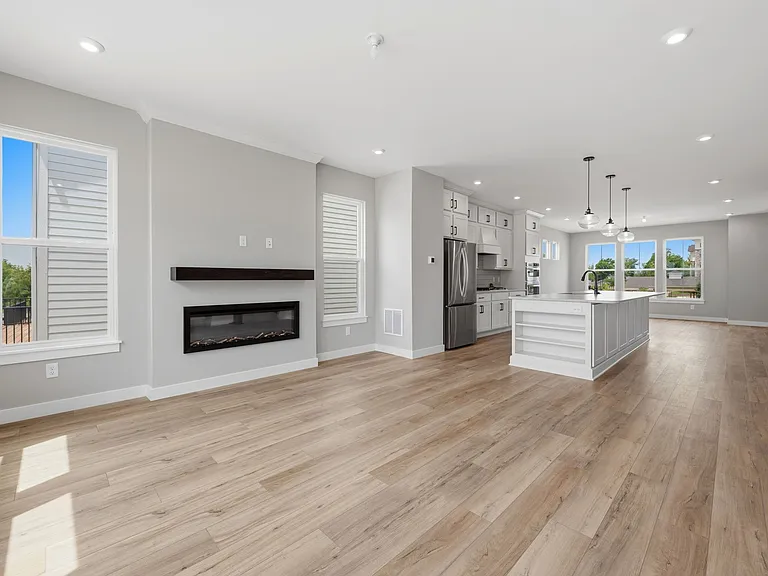 16545 Yellowwood Dr — Photo 10