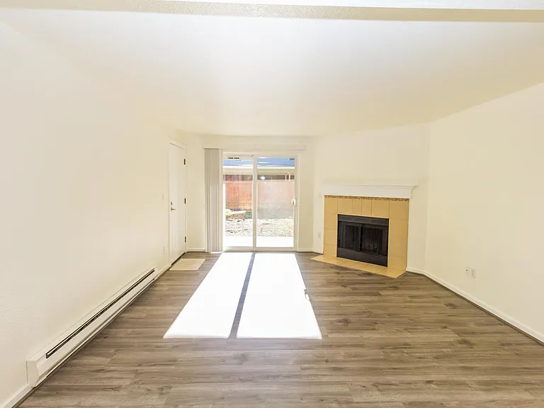 12607 SE 41st Pl #H101 — Photo 5