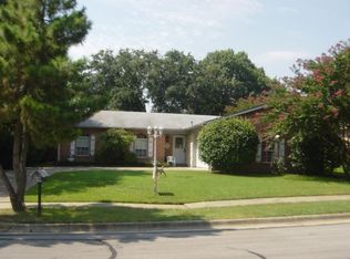 608 Pepperidge Ct, Arlington, TX 76014