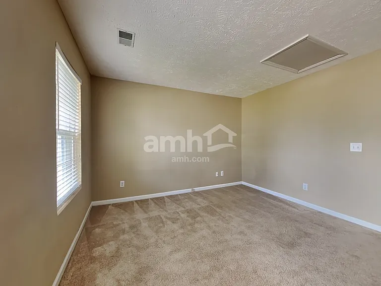 2315 Hayward Ln — Photo 13