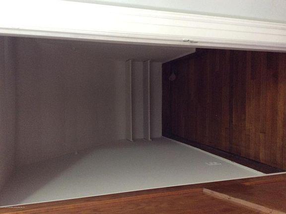 4th image of 312 Bement Ave