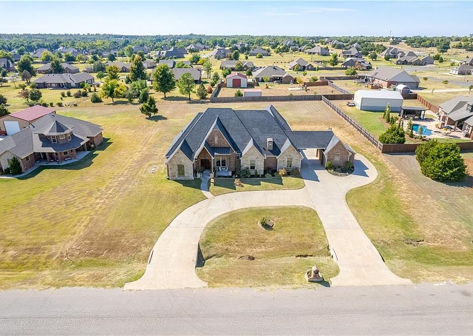 1st image of 10617 Oaksplinter Ln