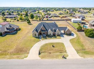 10617 Oaksplinter Ln, Oklahoma City, OK 73173