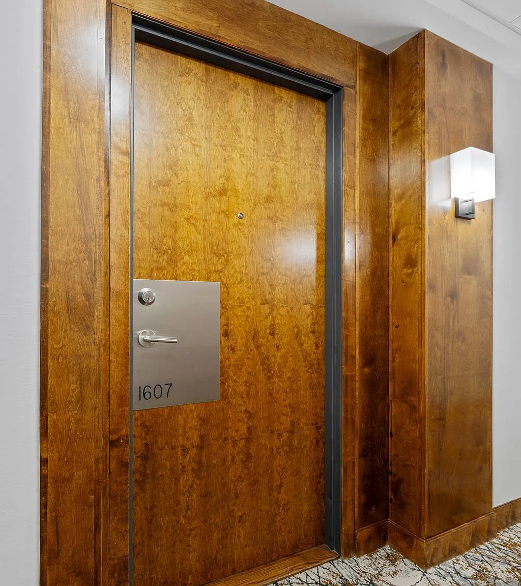 1 bed, $2,400 — Photo 3
