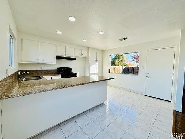 1st image of 2432 Oceanic Dr