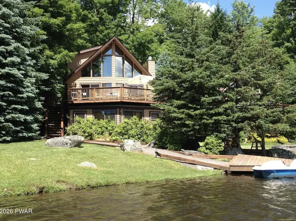 1086 Beaver Lake Dr, Lake Ariel, PA 18436