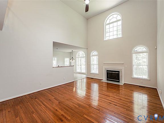 5th image of 718 Green Vista Dr