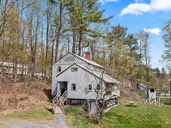 3rd image of 221 Meriden Road