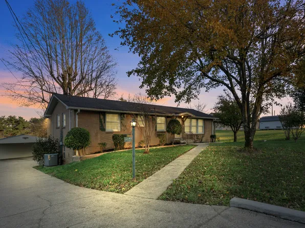 295 Bonnasprings Dr, Hermitage, TN 37076