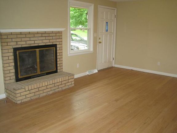 3rd image of 9419 Craig Dr