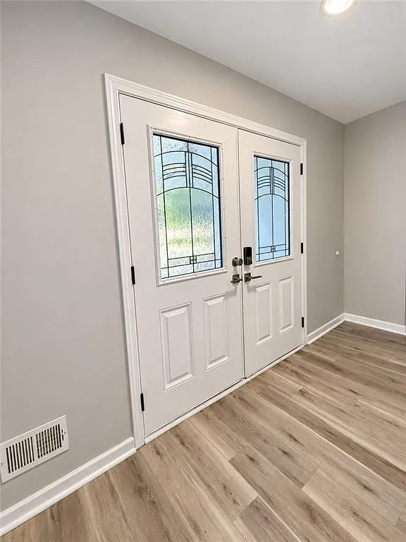 3 bed, 3.0 bath, $3,000 — Photo 3
