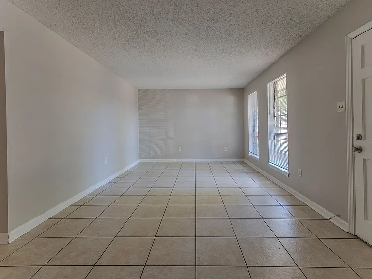 Concord Condominums — Photo 8
