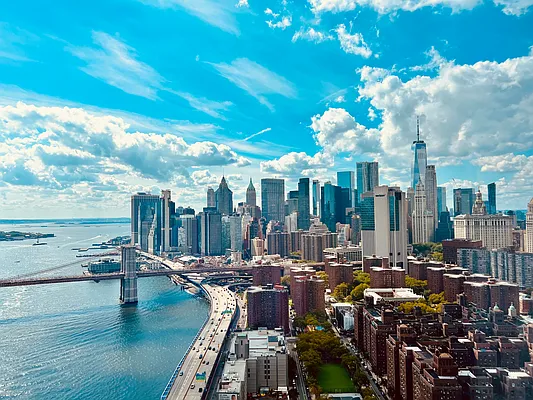 Rented by Gulia Wang, LREB | media 30