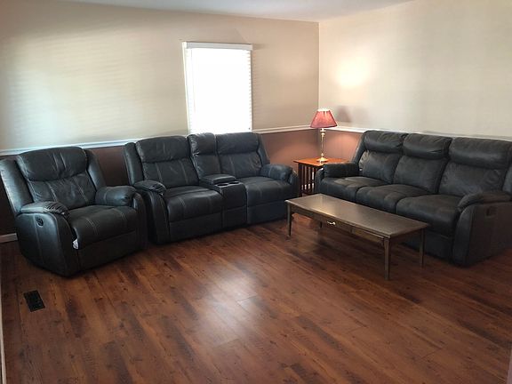 3rd image of 119 Crestwood Dr