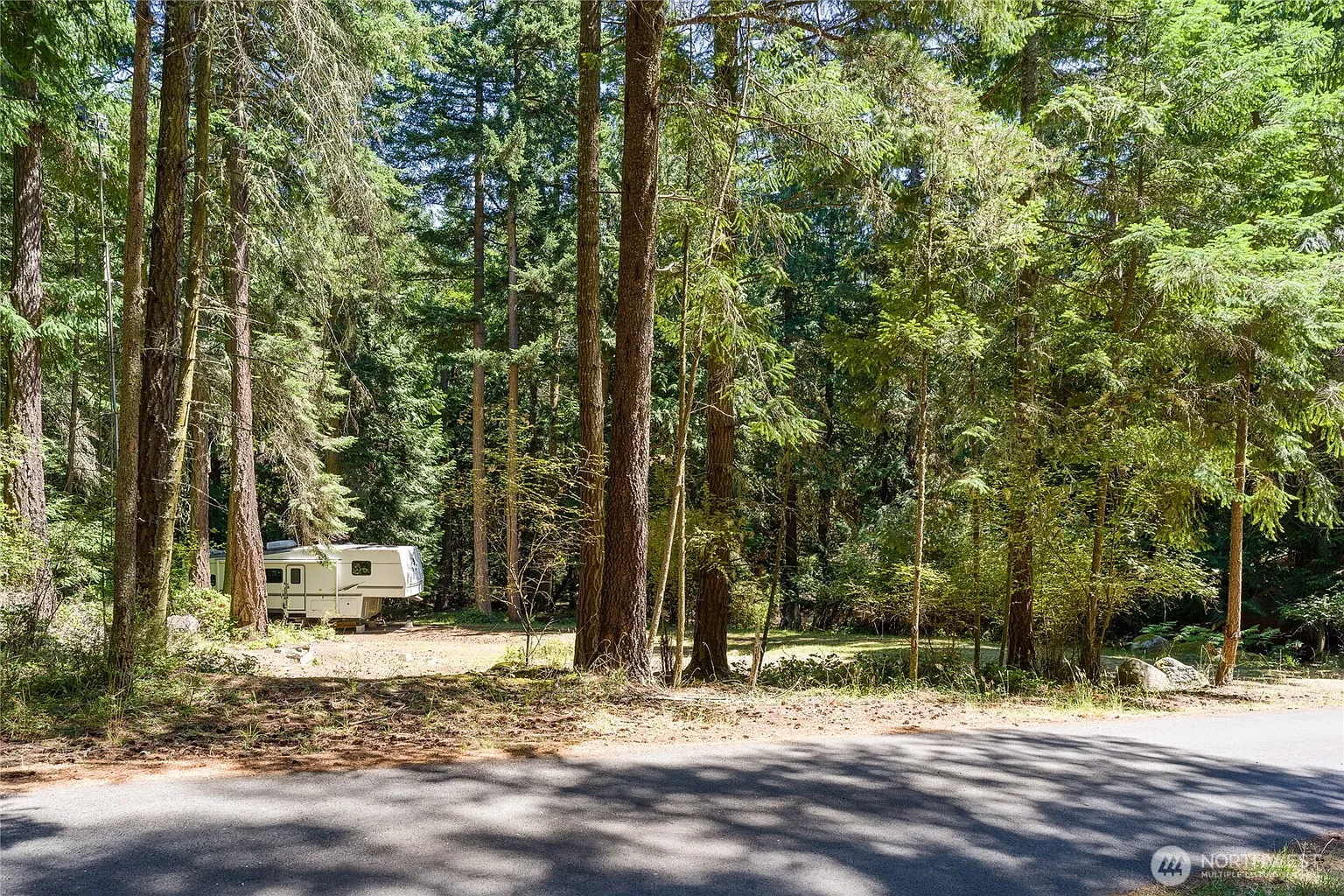 202 Hilltop Way photo 1