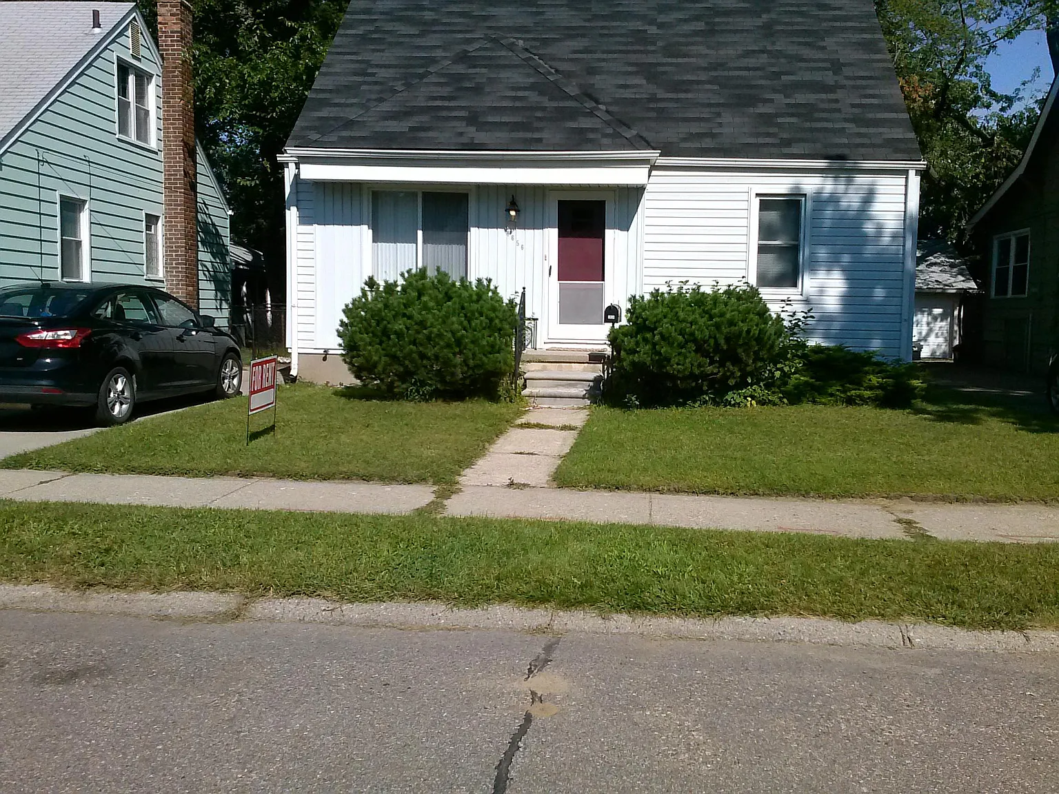 1656 Kenton St photo 1