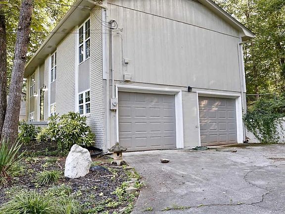 2nd image of 1621 Southshire Ln