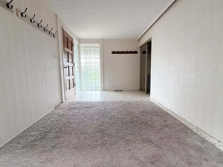 1105 Eyremount Dr — Photo 14