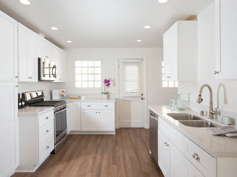 1344 Torrey Pines Rd — Photo 31