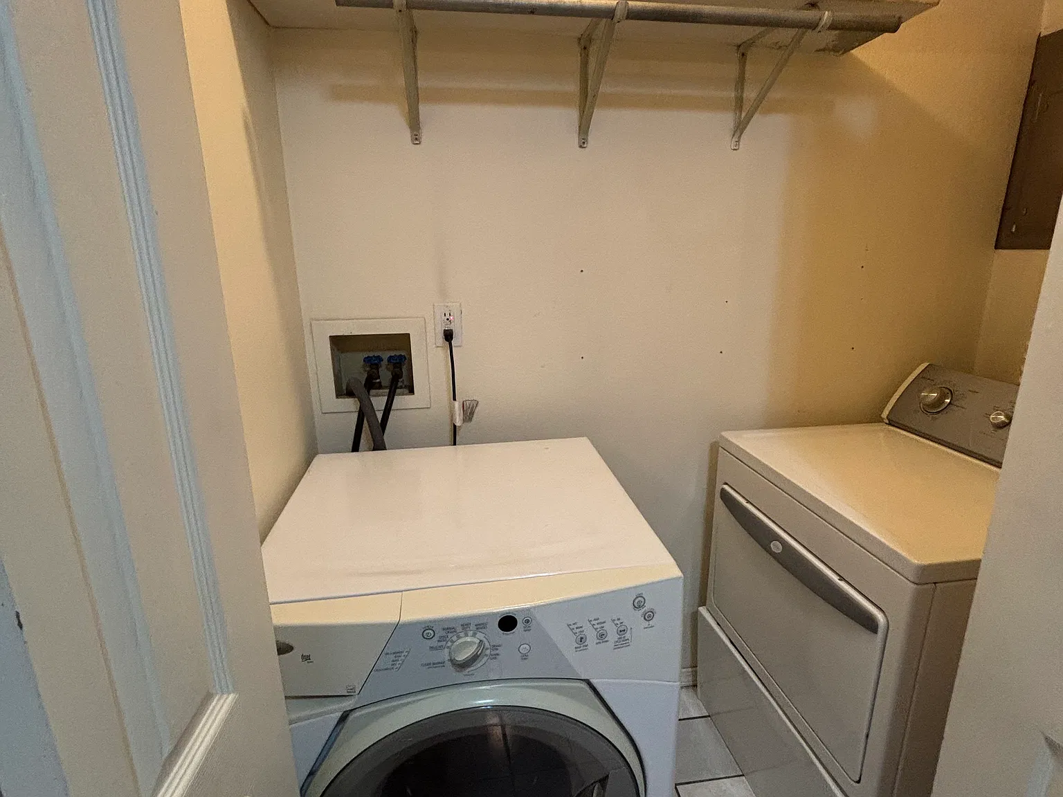 115 Dove Ln — Photo 2