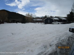 186 W Mill Cir, Alpine, WY 83128