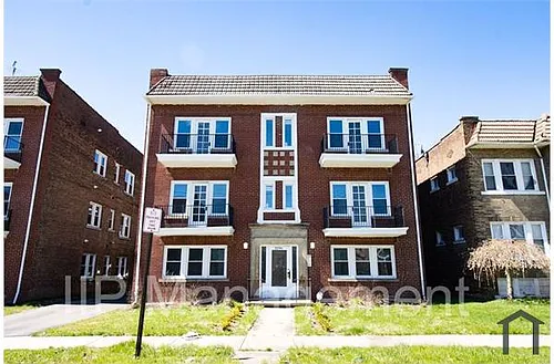 3296 E 149th St Photo 1