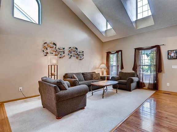 4th image of 8455 Reynoldswood Dr