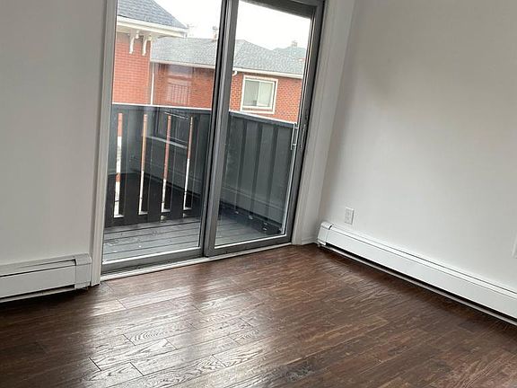 3rd image of 131 Beach 122nd St #6