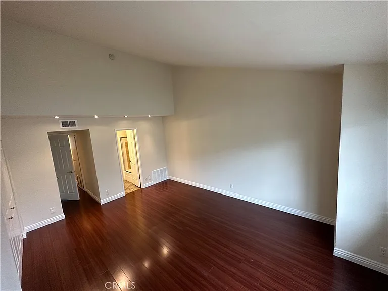 22865 Del Valle St #12 — Photo 8