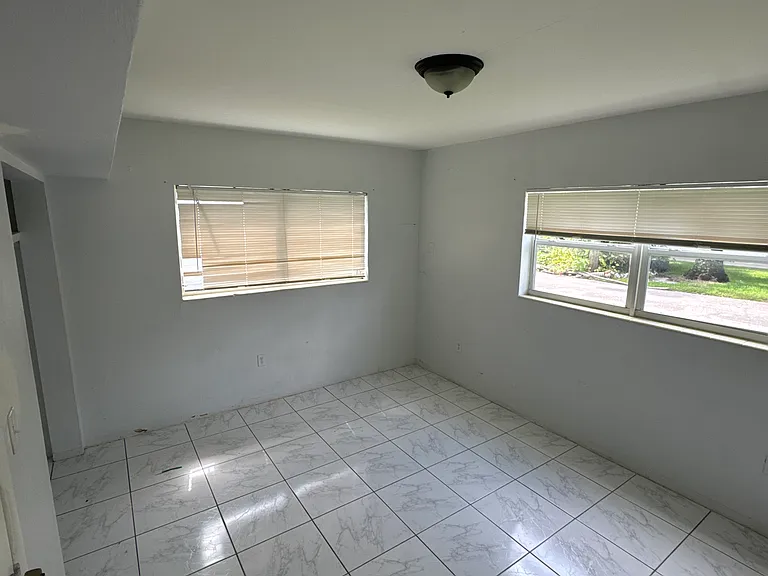 1440 NE 171st St #2 — Photo 9