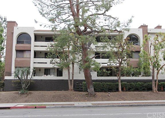 2nd image of 21650 Burbank Blvd Unit 204