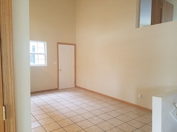 3rd image of 614 Spyglass Ct