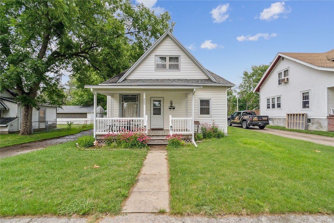 288 W Randolph St, Marengo, IA 52301 Zillow
