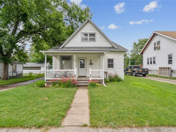 288 W Randolph St, Marengo, IA 52301